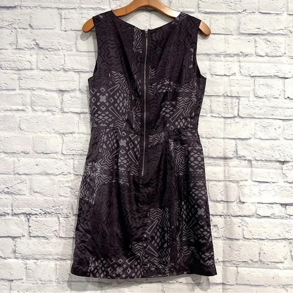 Love21 Mini Navy and Gray Silk Fitted Dress - Picture 2 of 6